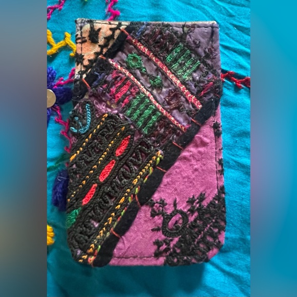 Free people purple card case. Measures approximately 4 x 5”. New! - Picture 3 of 9